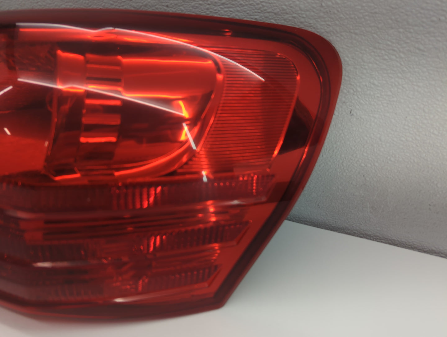2008-2015 Nissan Rogue Tail Light Assembly Passenger Right OEM Fits Fits 2008 2009 2010 2011 2012 2013 2014 2015 OEM Used Au