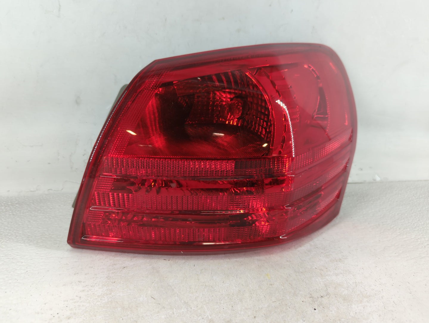 2008-2015 Nissan Rogue Tail Light Assembly Passenger Right OEM Fits Fits 2008 2009 2010 2011 2012 2013 2014 2015 OEM Used Au