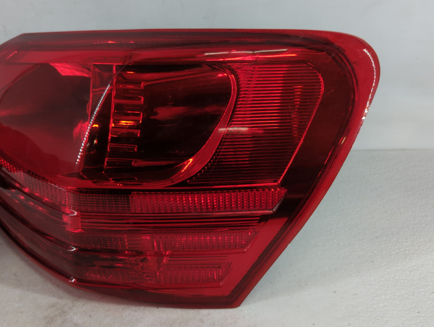 2008-2015 Nissan Rogue Tail Light Assembly Passenger Right OEM Fits Fits 2008 2009 2010 2011 2012 2013 2014 2015 OEM Used Au