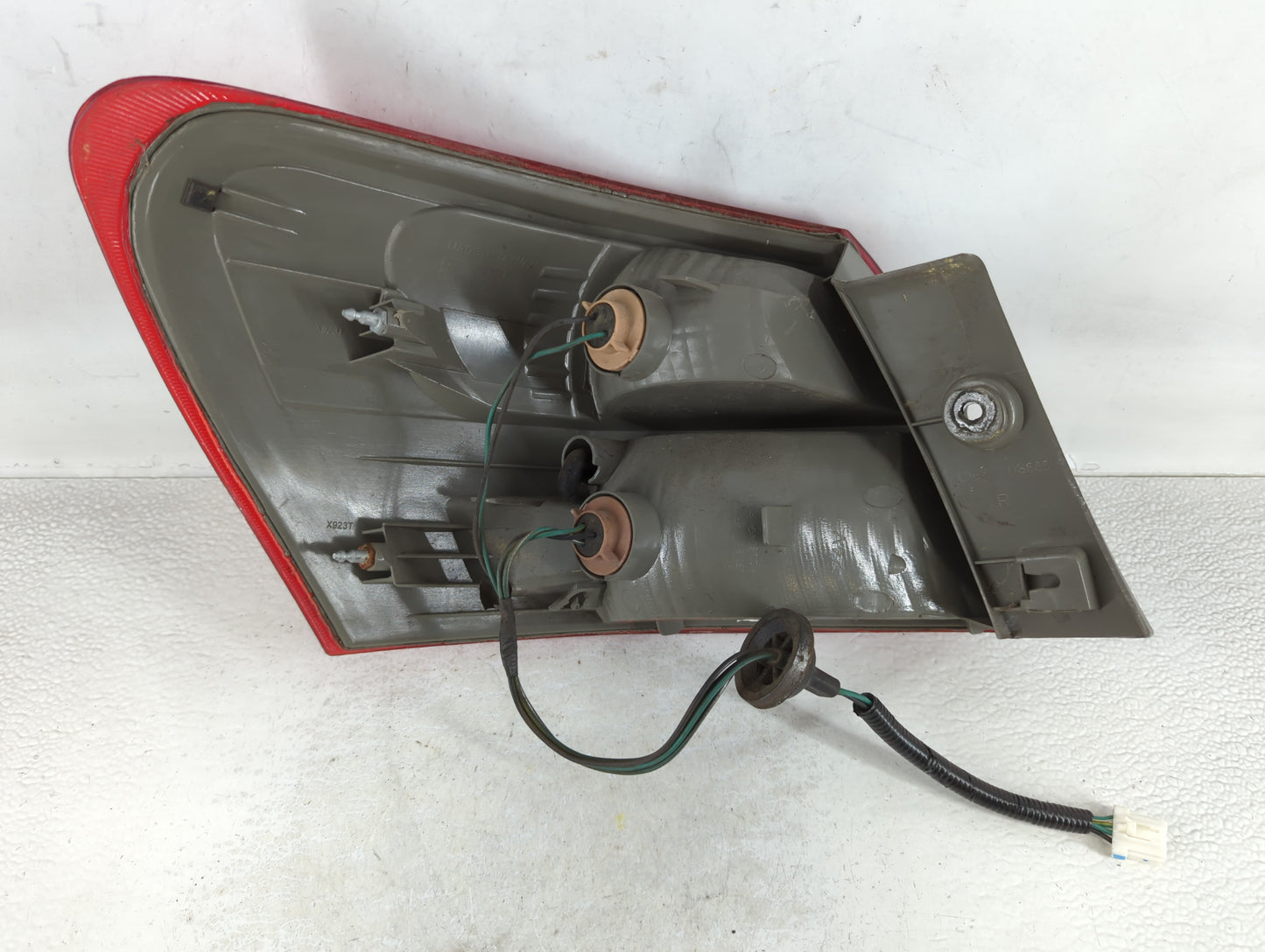 2008-2015 Nissan Rogue Tail Light Assembly Passenger Right OEM Fits Fits 2008 2009 2010 2011 2012 2013 2014 2015 OEM Used Au