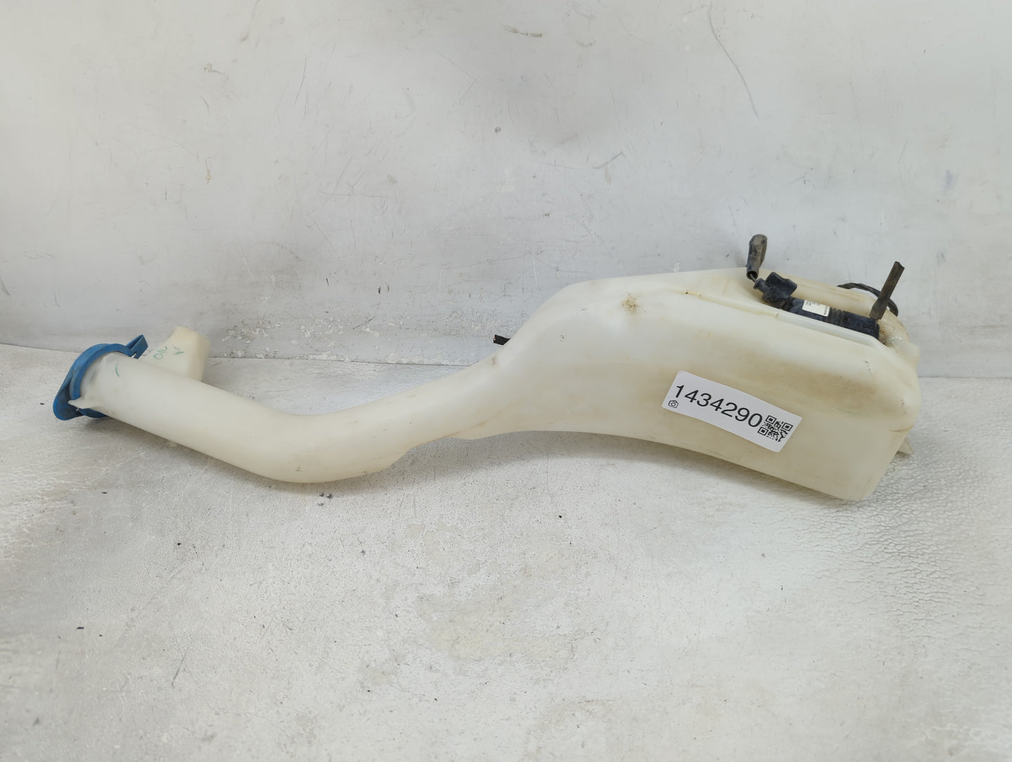 2009 Nissan Sentra Windshield Washer Fluid Reservoir Bottle Oem - Oemusedautoparts1.com