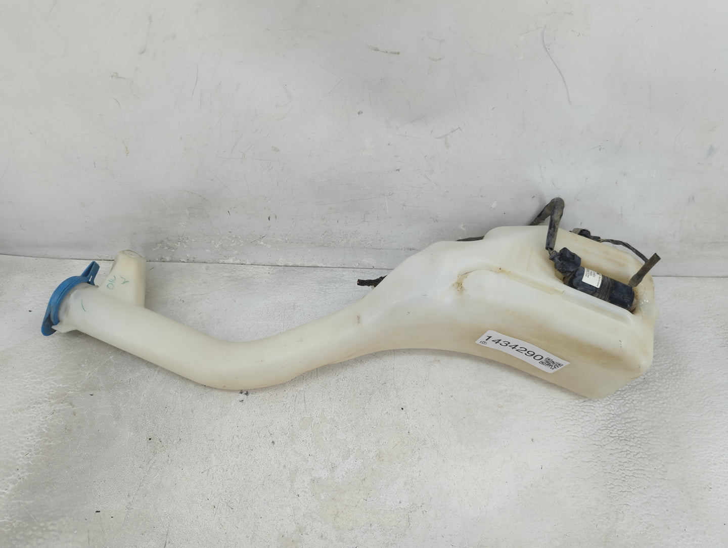 2009 Nissan Sentra Windshield Washer Fluid Reservoir Bottle Oem - Oemusedautoparts1.com