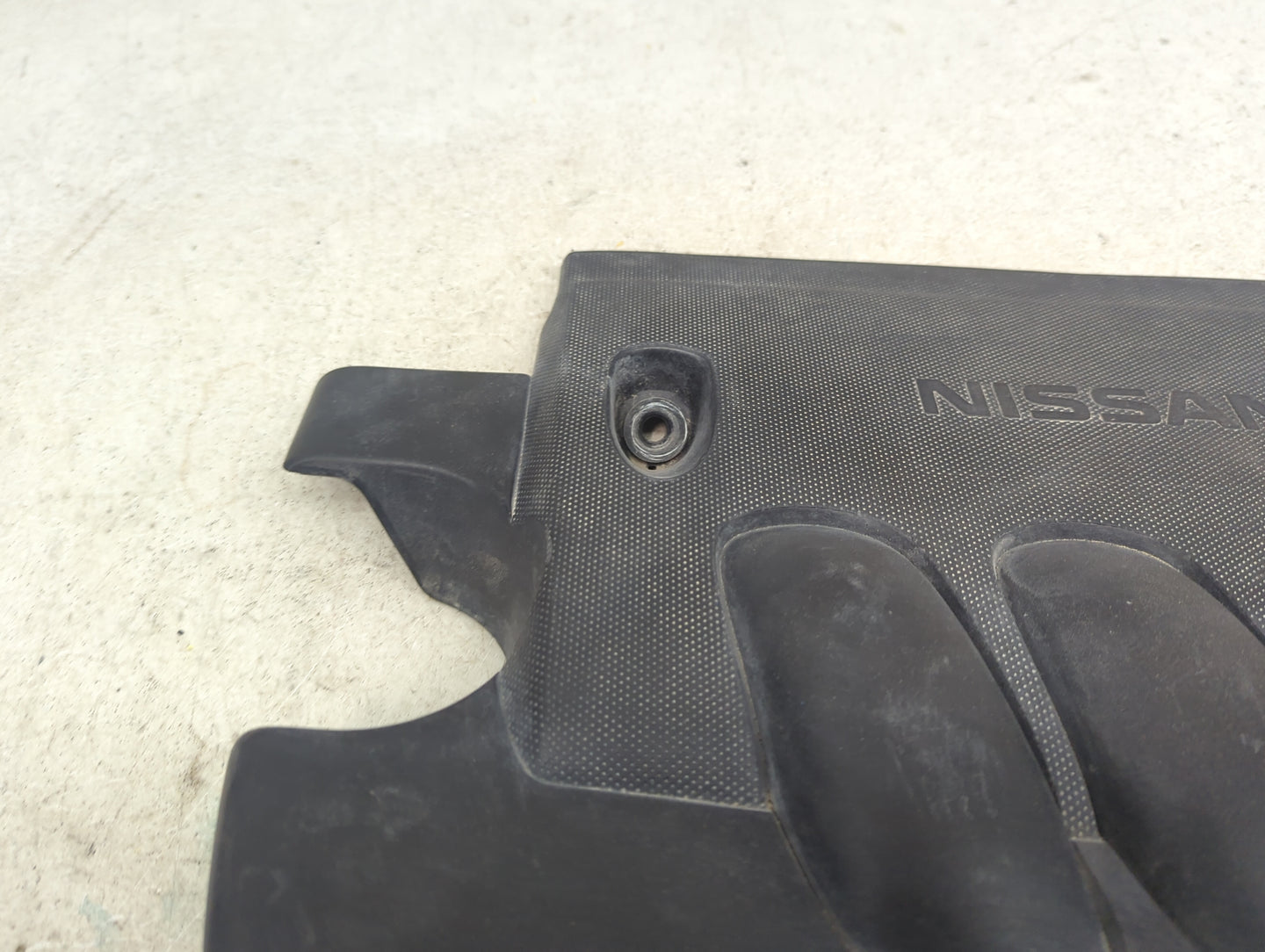 2009 Nissan Sentra Engine Cover 1479416 - Oemusedautoparts1.com