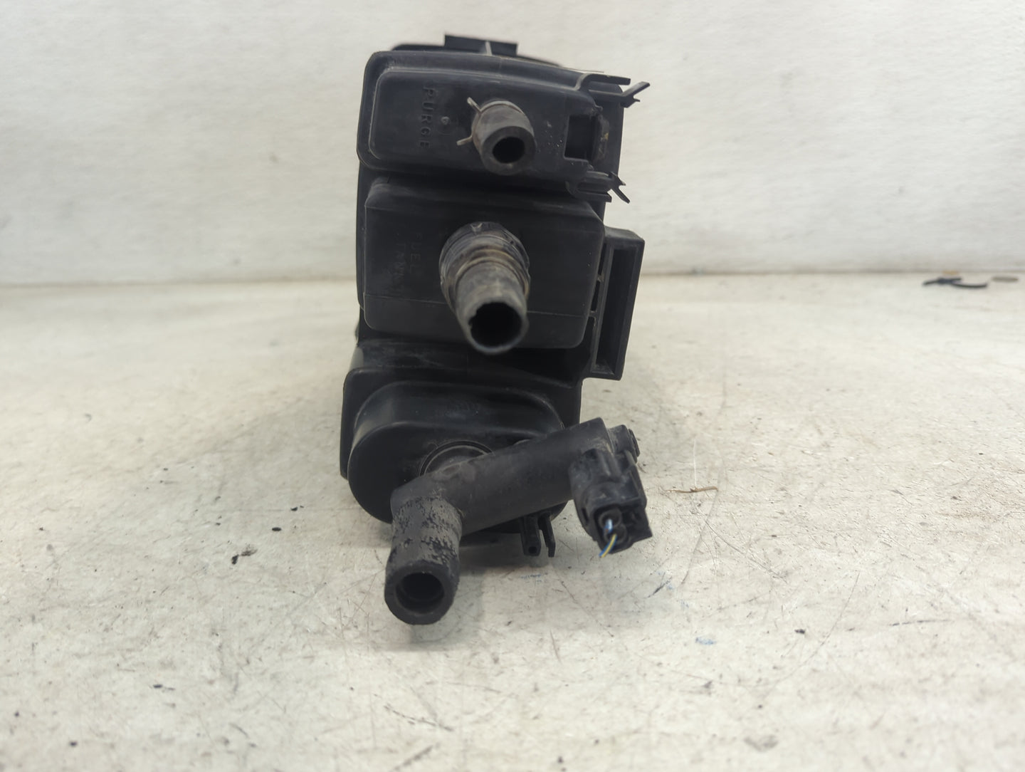 2009 Nissan Sentra Fuel Vapor Charcoal Canister - Oemusedautoparts1.com