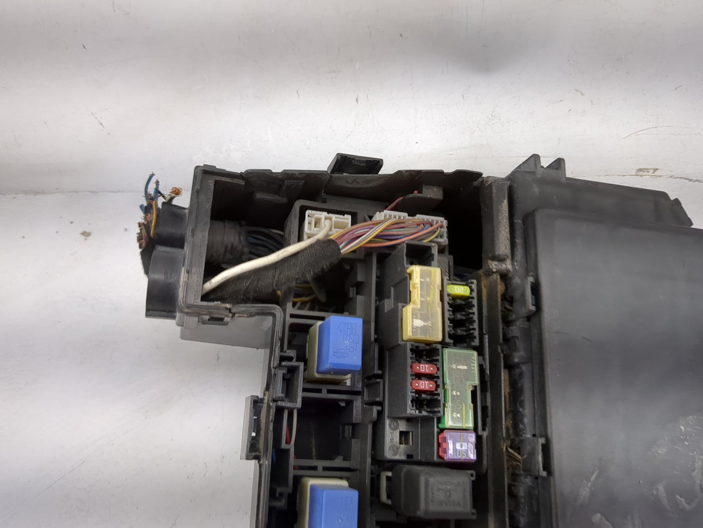 2007-2012 Nissan Sentra Fusebox Fuse Box Panel Relay Module P/N:284B8 ZJ60A Fits Fits 2007 2008 2009 2010 2011 2012 OEM Used