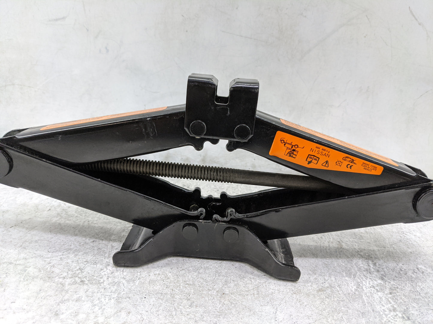 2009 Nissan Sentra Spare Scissor Car Jack Black - Oemusedautoparts1.com