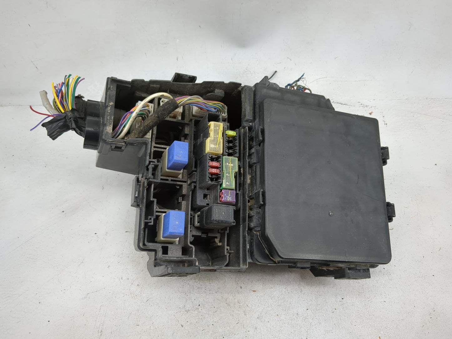 2007-2012 Nissan Sentra Fusebox Fuse Box Panel Relay Module P/N:284B8 ZJ60A Fits Fits 2007 2008 2009 2010 2011 2012 OEM Used