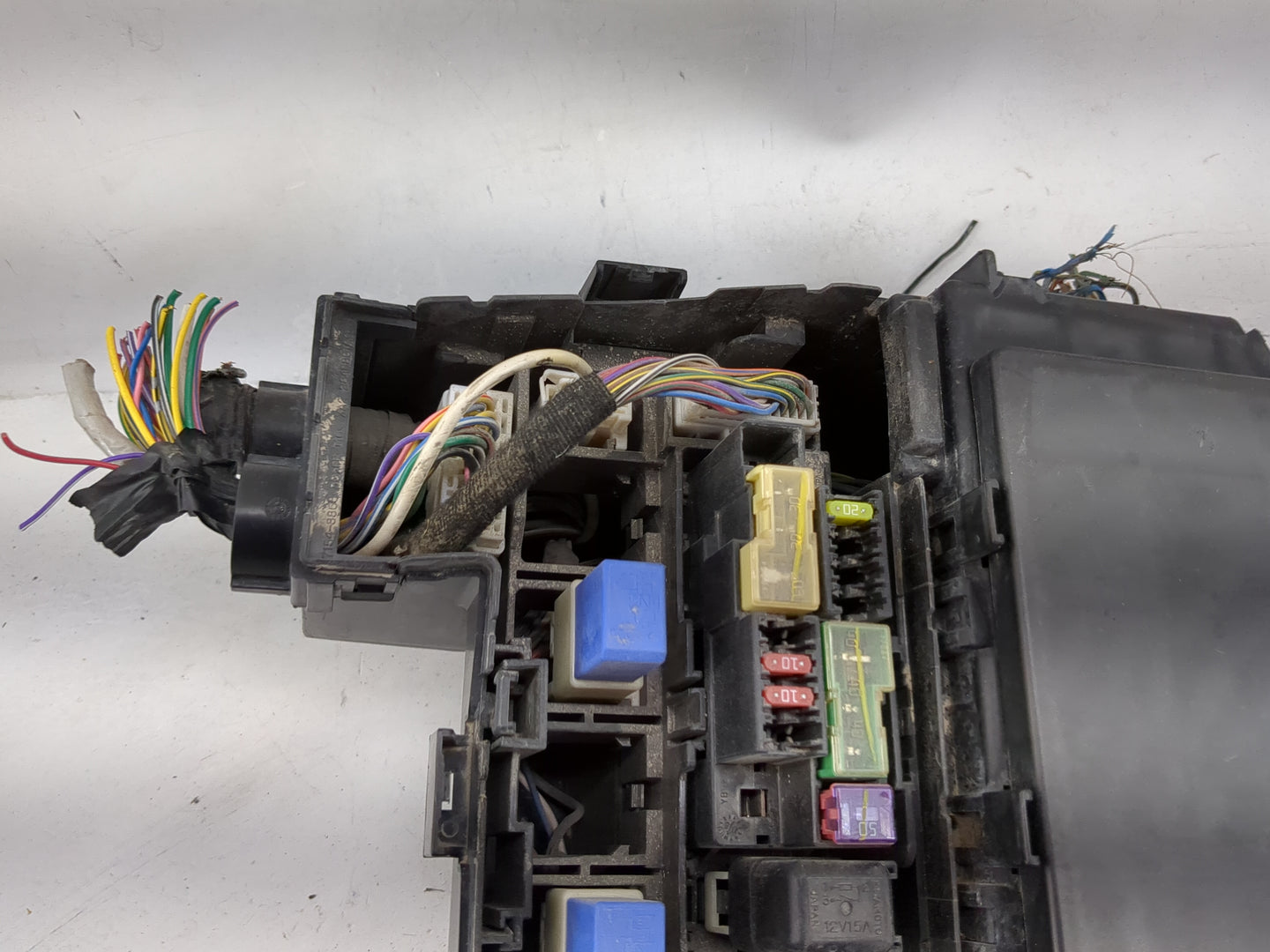 2007-2012 Nissan Sentra Fusebox Fuse Box Panel Relay Module P/N:284B8 ZJ60A Fits Fits 2007 2008 2009 2010 2011 2012 OEM Used