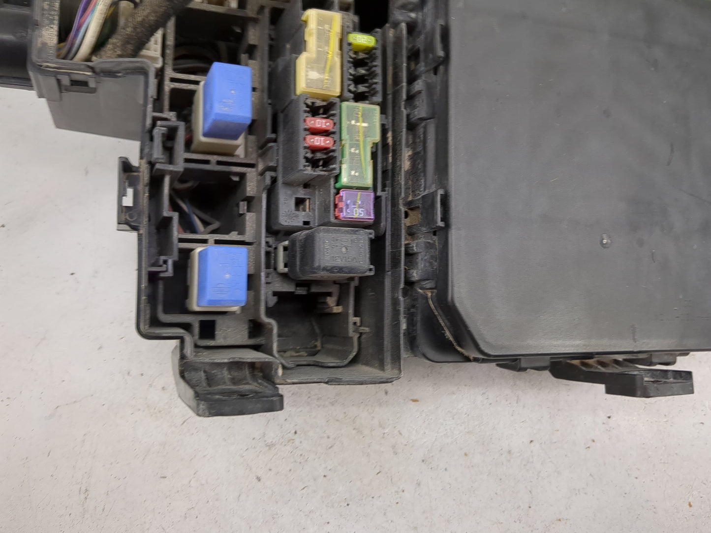 2007-2012 Nissan Sentra Fusebox Fuse Box Panel Relay Module P/N:284B8 ZJ60A Fits Fits 2007 2008 2009 2010 2011 2012 OEM Used
