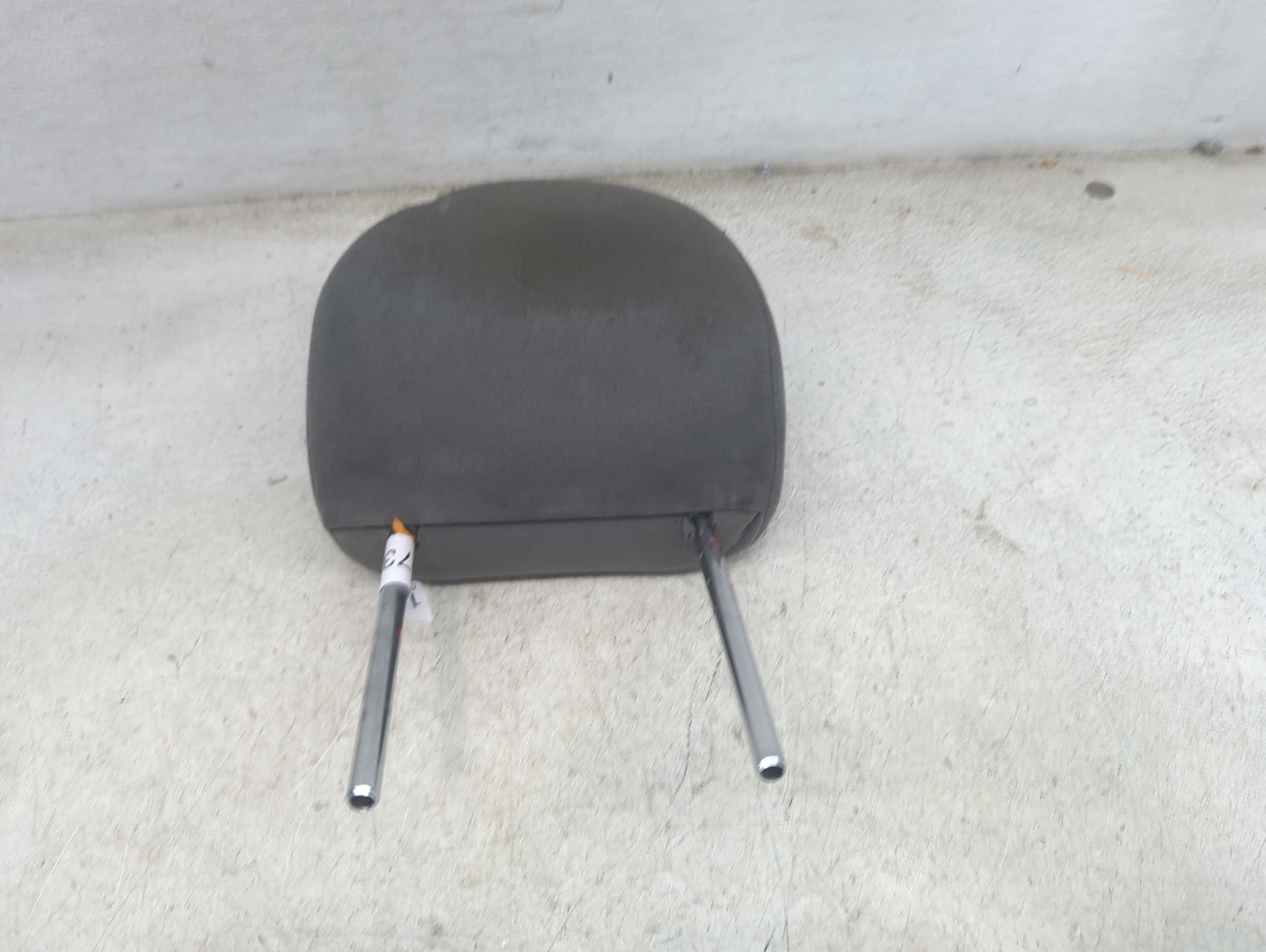 2009 Nissan Sentra Headrest Head Rest Front Driver Seat Gray - Oemusedautoparts1.com