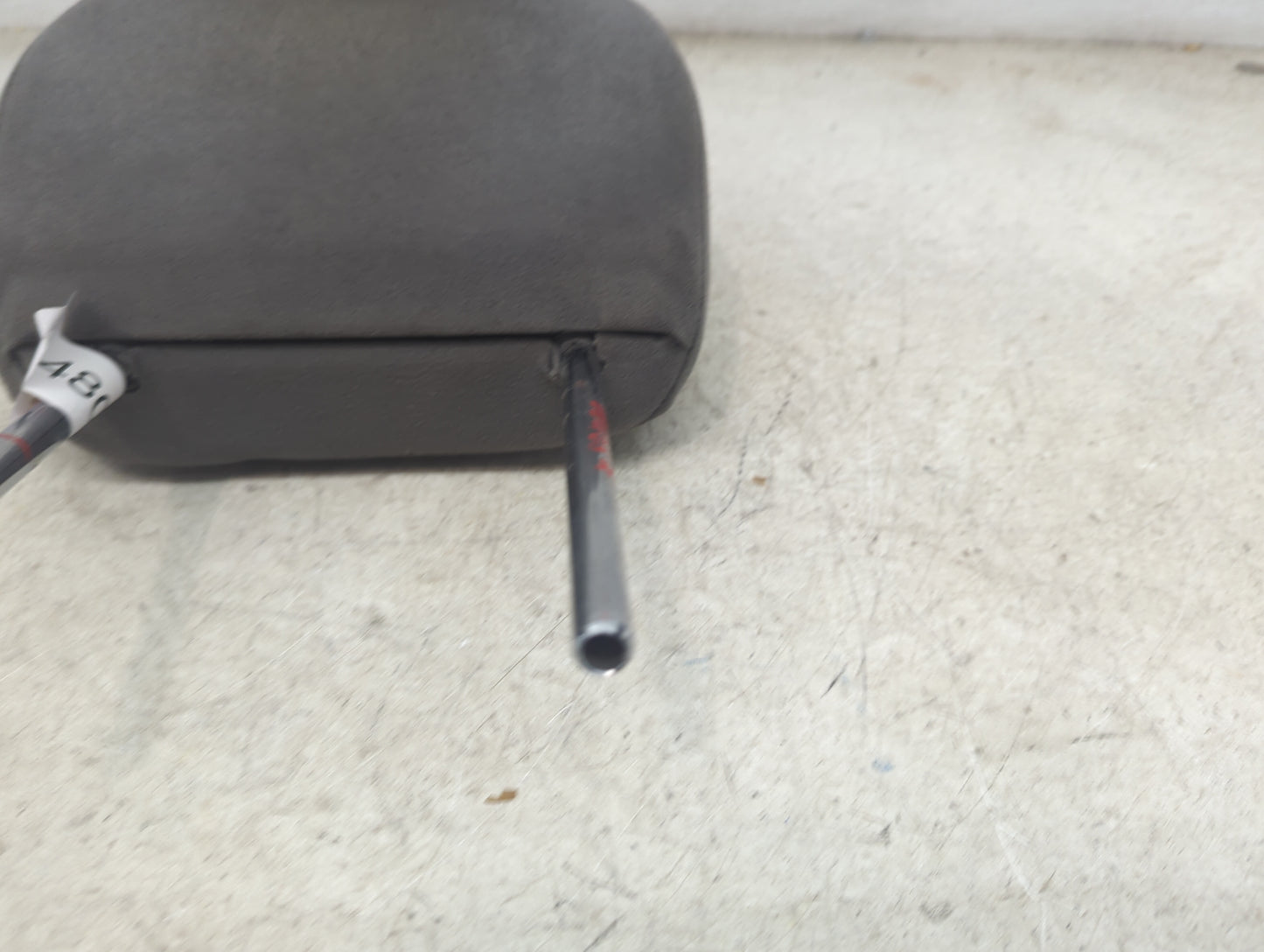 2009 Nissan Sentra Headrest Head Rest Front Driver Seat Gray 1480787 - Oemusedautoparts1.com