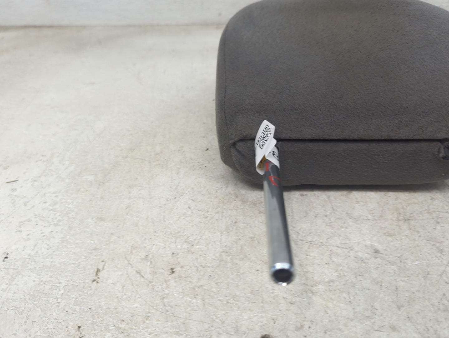 2009 Nissan Sentra Headrest Head Rest Front Driver Seat Gray 1480787 - Oemusedautoparts1.com