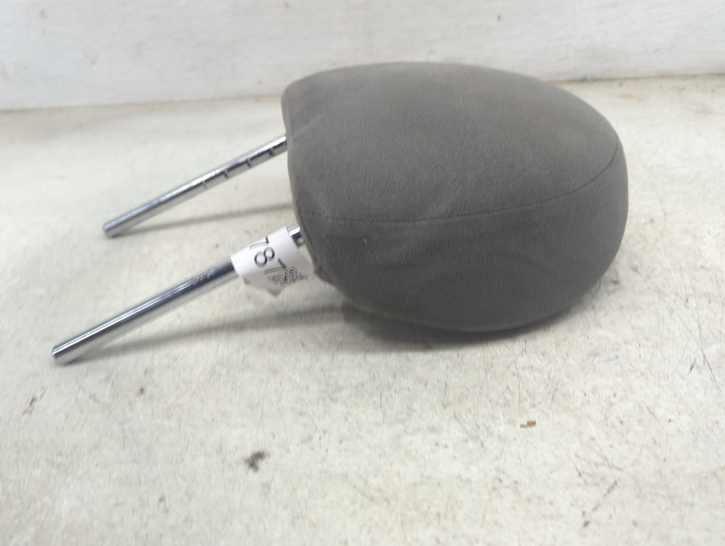 2009 Nissan Sentra Headrest Head Rest Front Driver Seat Gray 1480787 - Oemusedautoparts1.com