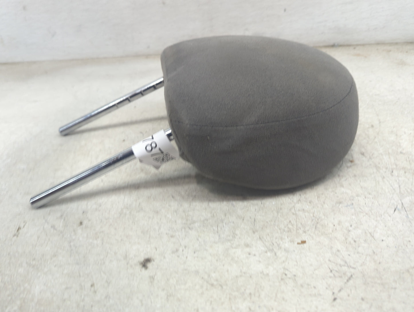 2009 Nissan Sentra Headrest Head Rest Front Driver Seat Gray 1480787 - Oemusedautoparts1.com