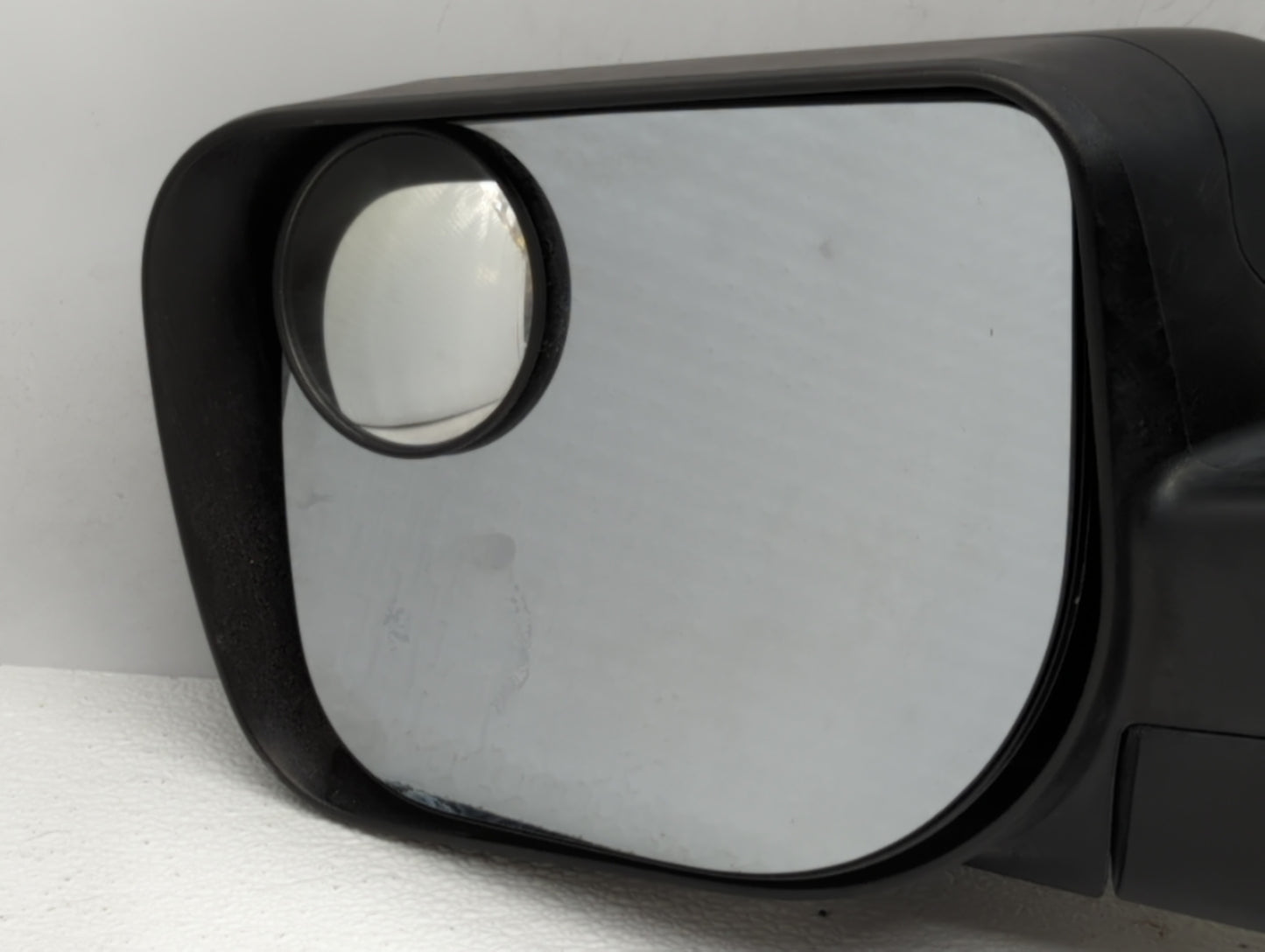 2009 Nissan Titan Driver Side View Mirror - Left Door Mirror OEM Used - Oemusedautoparts1.com