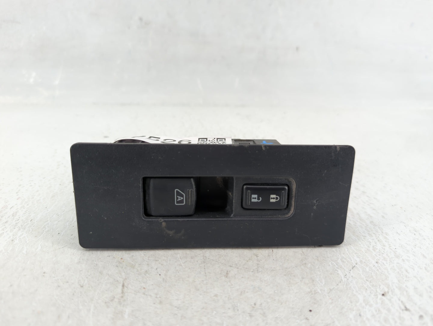 2009 Nissan Titan Master Power Window Switch Replacement Driver Side Left P/N:3040804 Fits OEM Used Auto Parts - Oemusedauto