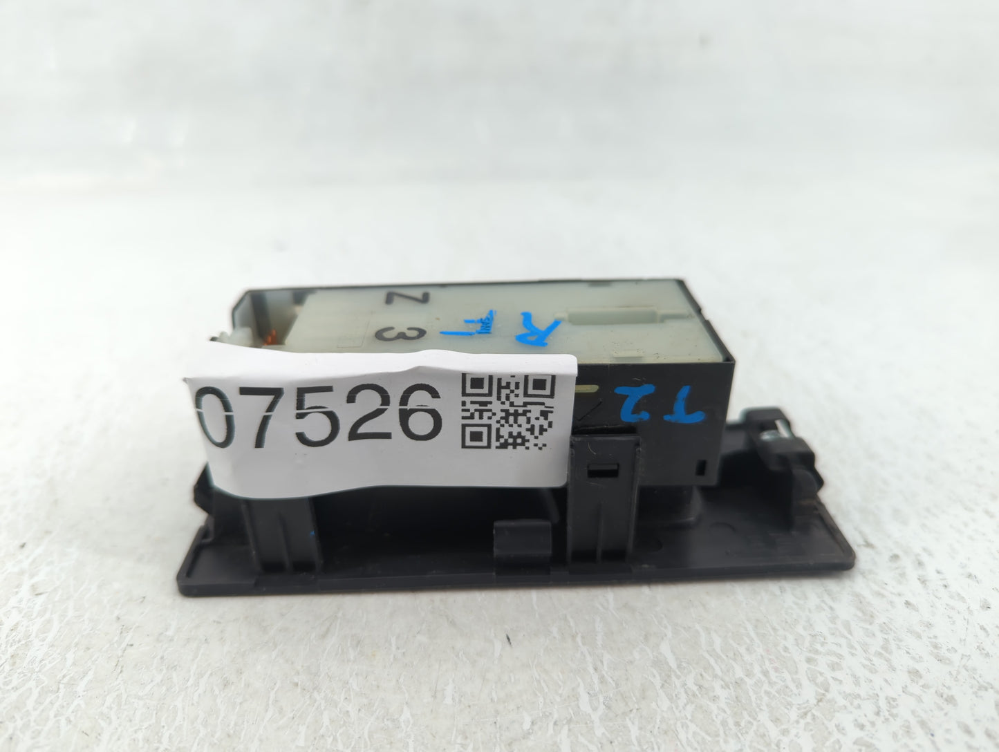 2009 Nissan Titan Master Power Window Switch Replacement Driver Side Left P/N:3040804 Fits OEM Used Auto Parts - Oemusedauto