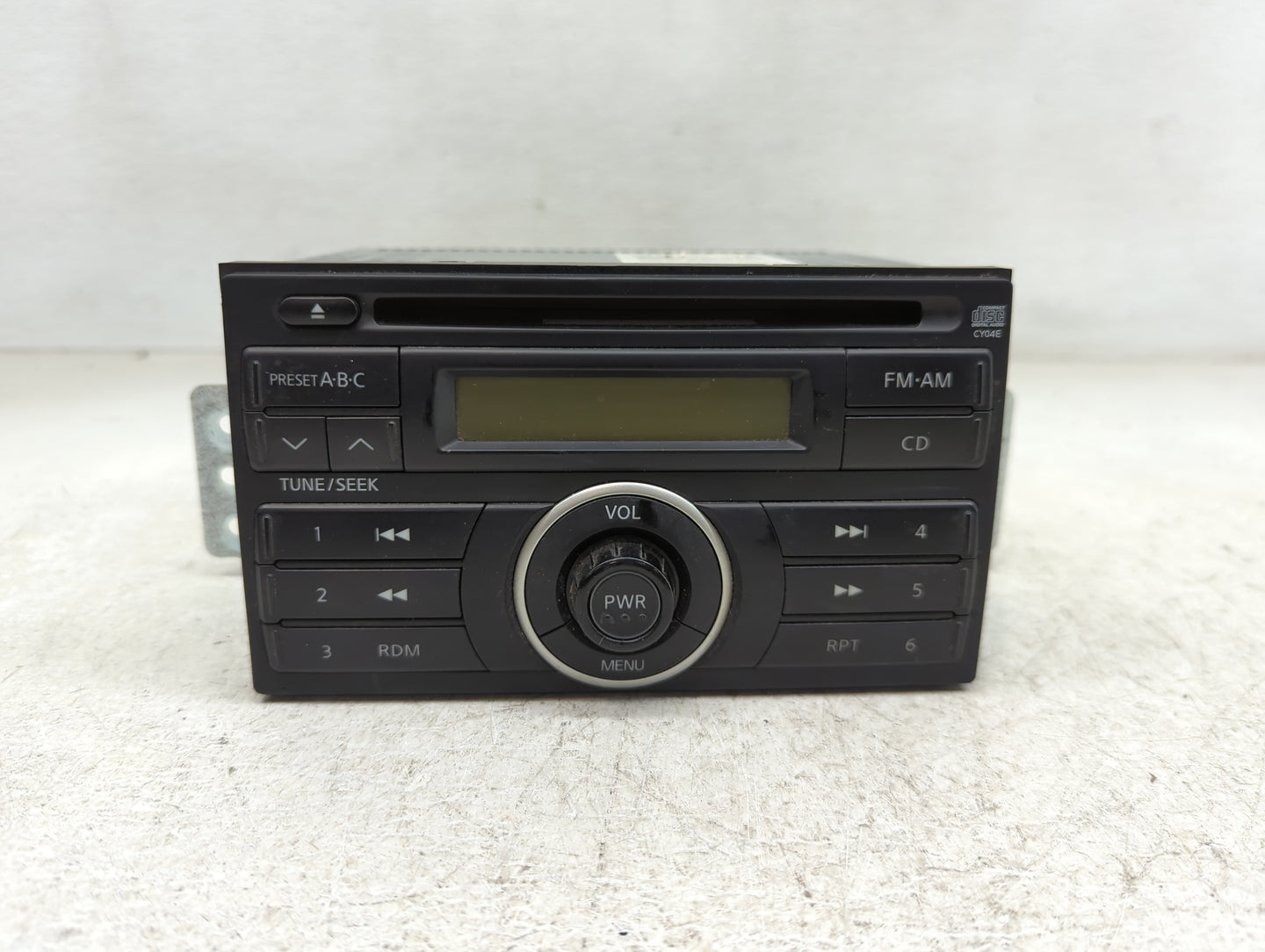 2007-2009 Nissan Versa Radio AM FM Cd Player Receiver Replacement P/N:28185 EM32A Fits Fits 2007 2008 2009 OEM Used Auto Par