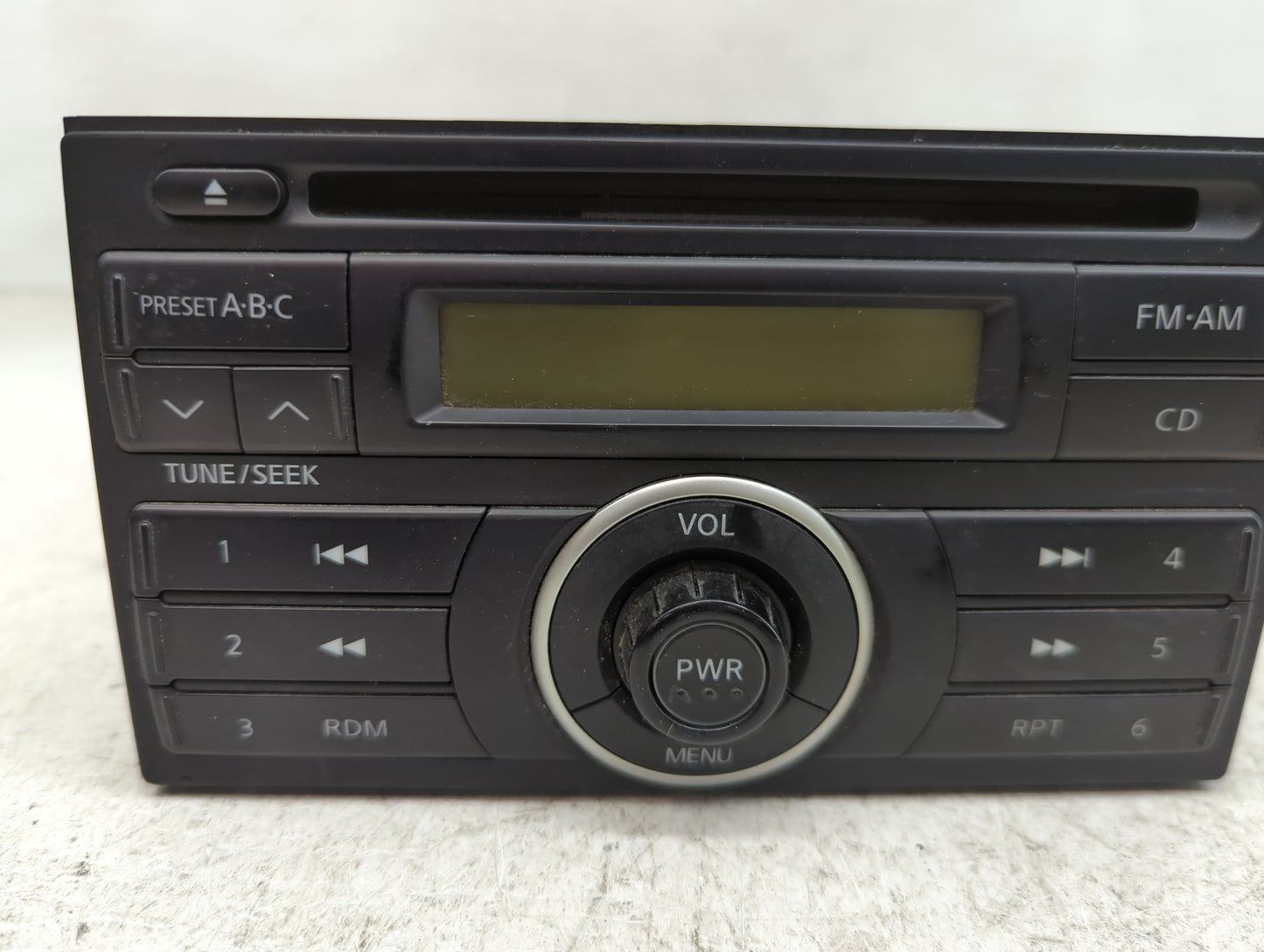 2007-2009 Nissan Versa Radio AM FM Cd Player Receiver Replacement P/N:28185 EM32A Fits Fits 2007 2008 2009 OEM Used Auto Par