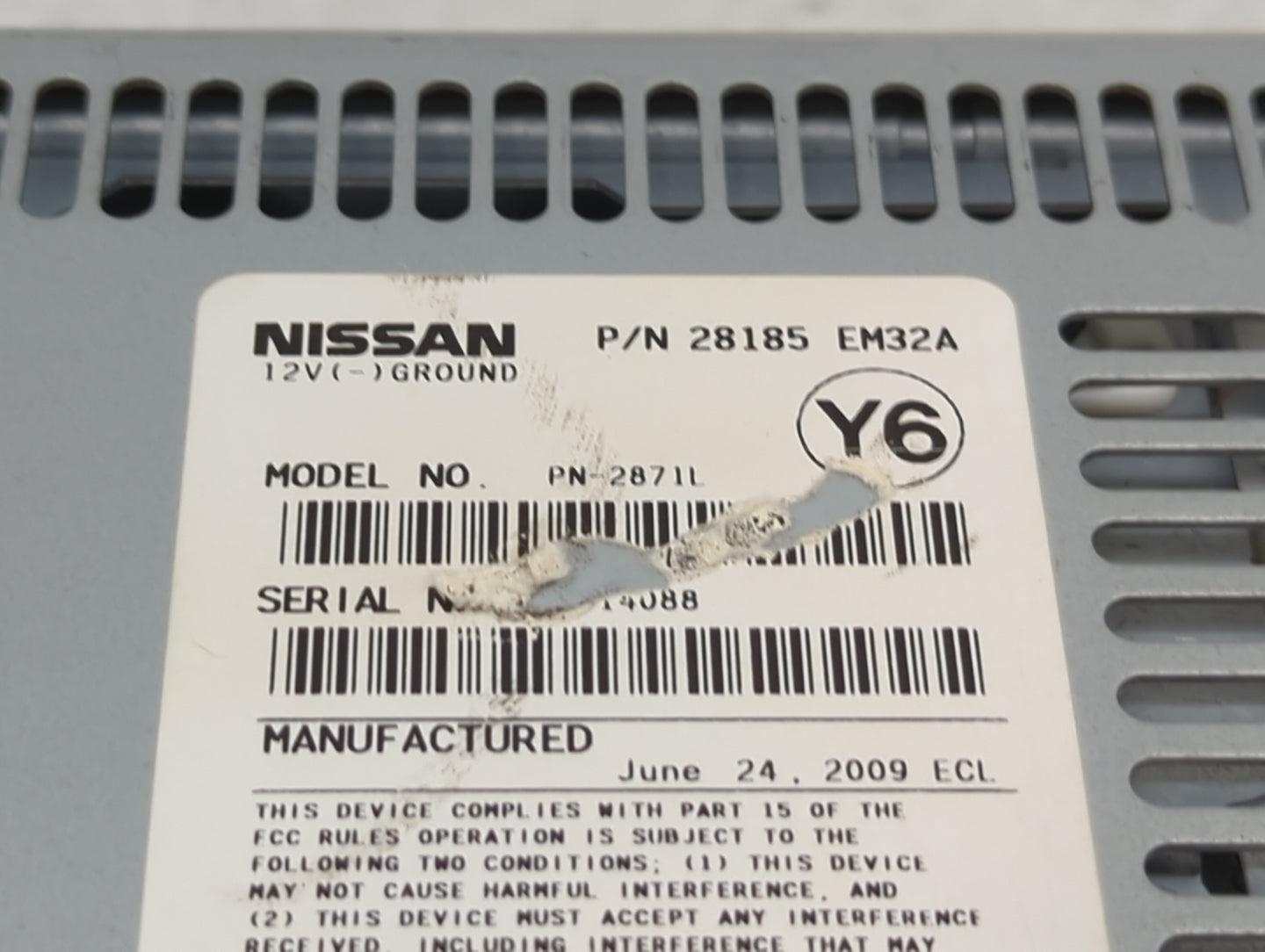 2007-2009 Nissan Versa Radio AM FM Cd Player Receiver Replacement P/N:28185 EM32A Fits Fits 2007 2008 2009 OEM Used Auto Par