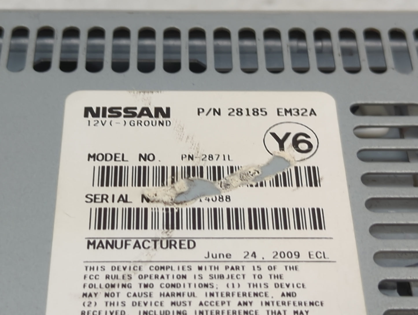 2007-2009 Nissan Versa Radio AM FM Cd Player Receiver Replacement P/N:28185 EM32A Fits Fits 2007 2008 2009 OEM Used Auto Par