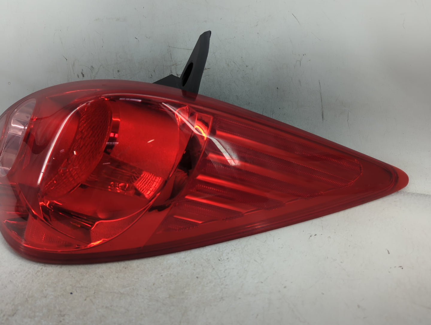 2007-2012 Nissan Versa Tail Light Assembly Passenger Right OEM Fits Fits 2007 2008 2009 2010 2011 2012 OEM Used Auto Parts -