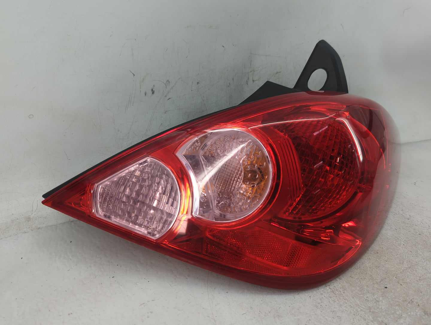 2007-2012 Nissan Versa Tail Light Assembly Passenger Right OEM Fits Fits 2007 2008 2009 2010 2011 2012 OEM Used Auto Parts -