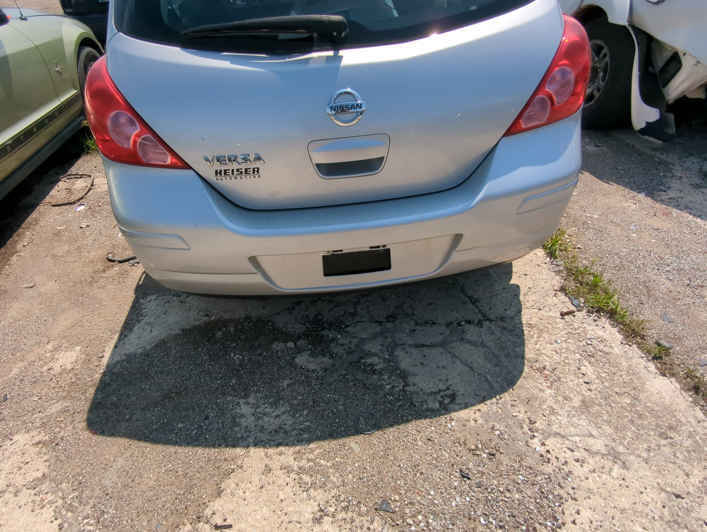 2007-2012 Nissan Versa Rear Bumper Assembly Oem - Oemusedautoparts1.com