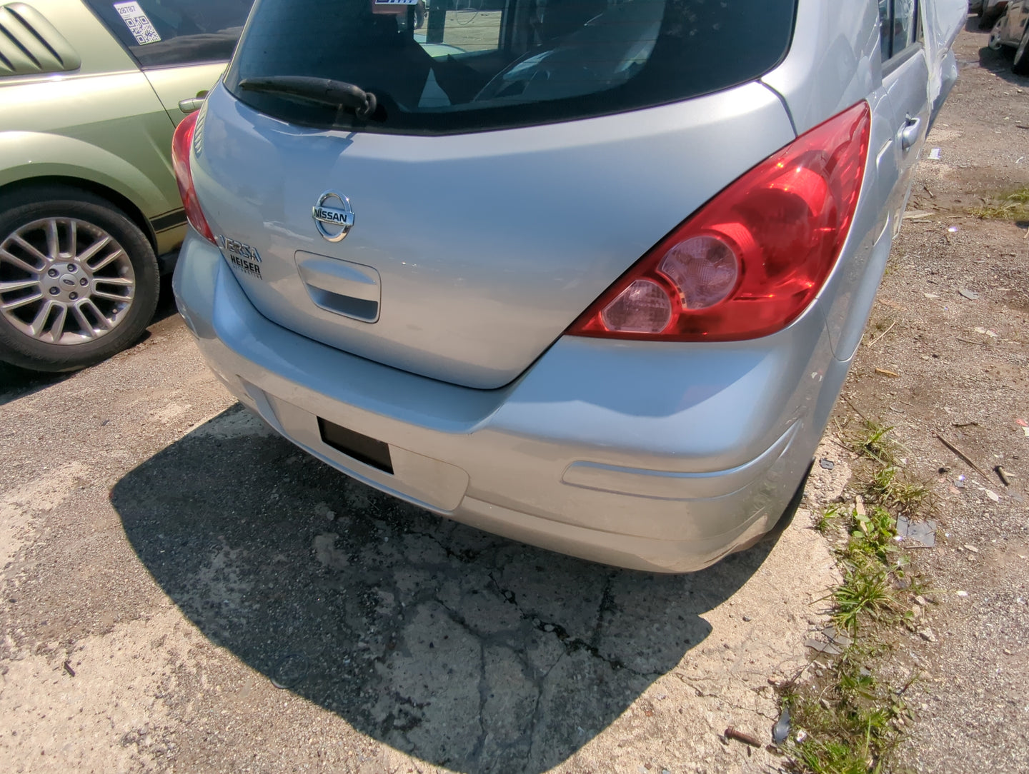 2007-2012 Nissan Versa Rear Bumper Assembly Oem - Oemusedautoparts1.com