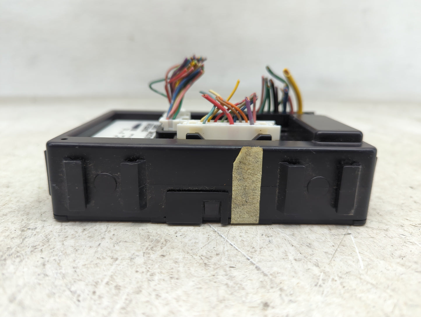 2009-2009 Nissan Versa Body Control Module Bcm Inner Cabin Fuse Box - Oemusedautoparts1.com