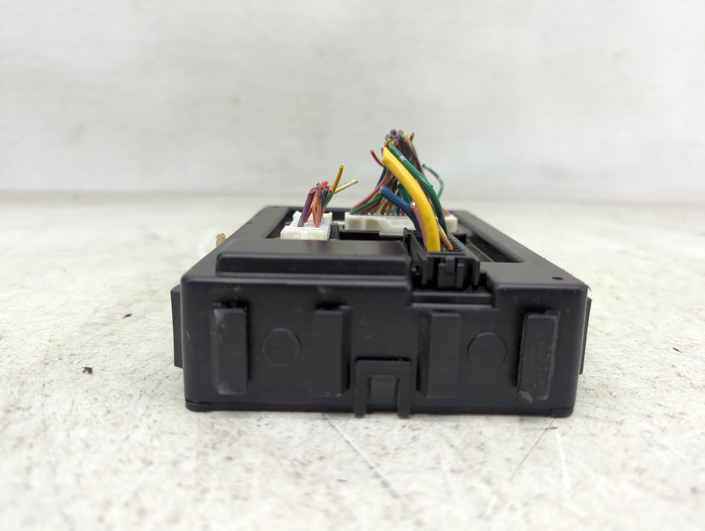 2009-2009 Nissan Versa Body Control Module Bcm Inner Cabin Fuse Box - Oemusedautoparts1.com