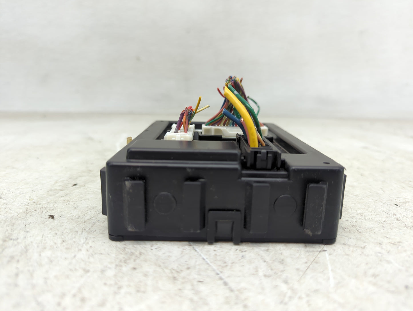 2009-2009 Nissan Versa Body Control Module Bcm Inner Cabin Fuse Box - Oemusedautoparts1.com