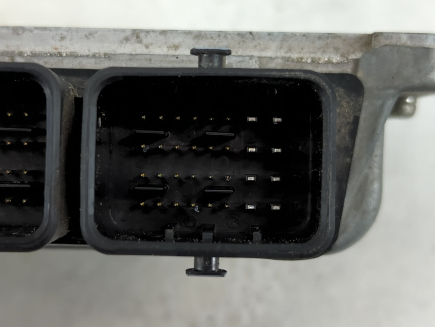 2009 Nissan Versa PCM Engine Control Computer ECU ECM PCU OEM P/N:MEC900-560 B1 Fits OEM Used Auto Parts - Oemusedautoparts1