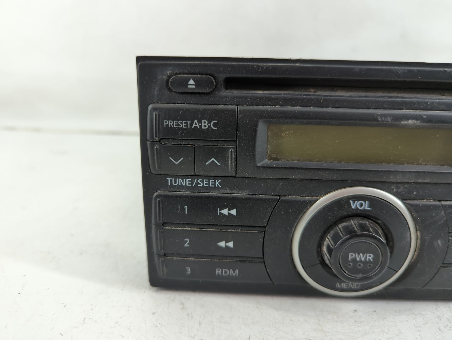 2009 Nissan Versa Radio AM FM Cd Player Receiver Replacement P/N:28185 EM32A Fits OEM Used Auto Parts - Oemusedautoparts1.co
