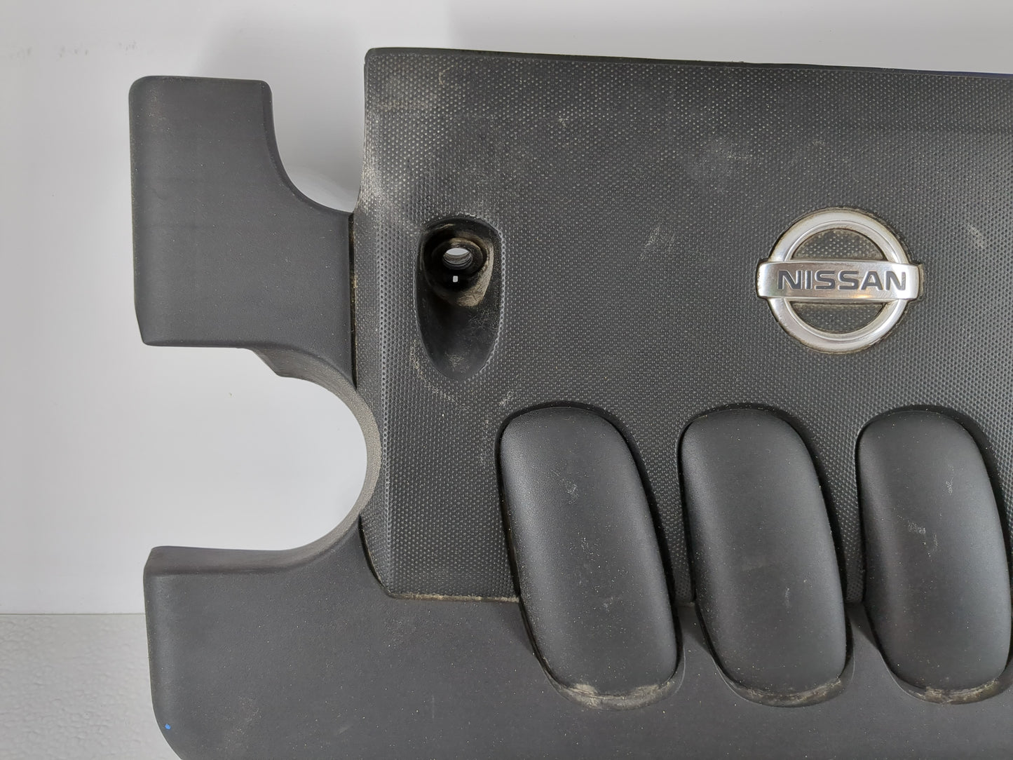 2009 Nissan Versa Engine Cover - Oemusedautoparts1.com