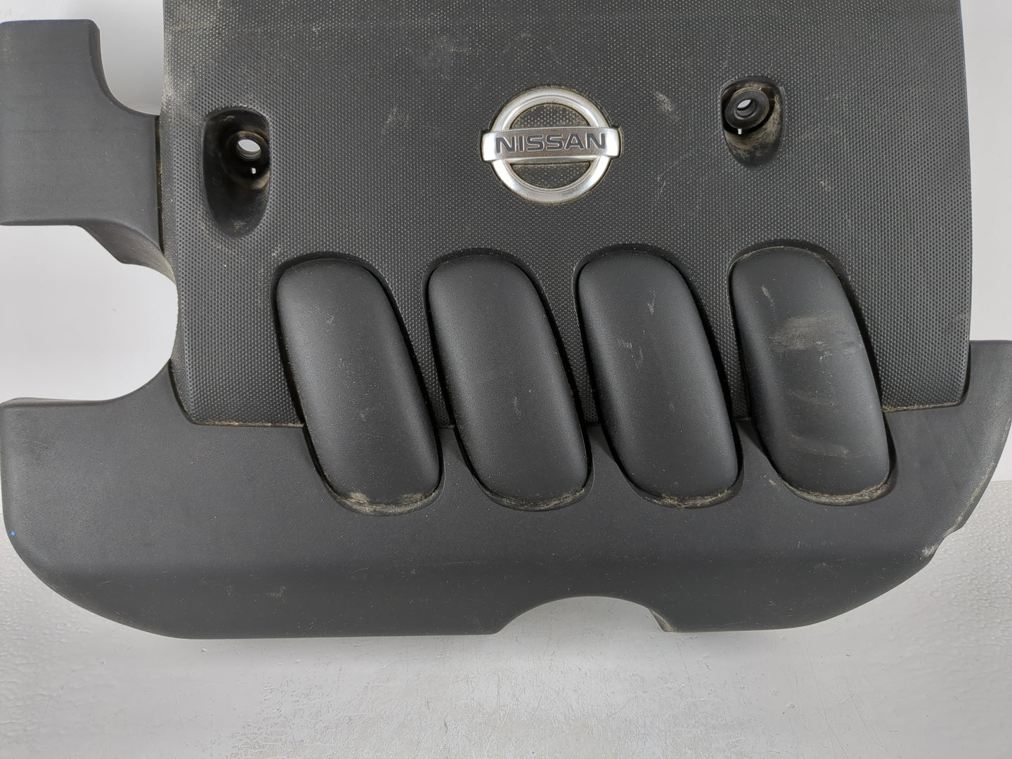 2009 Nissan Versa Engine Cover - Oemusedautoparts1.com