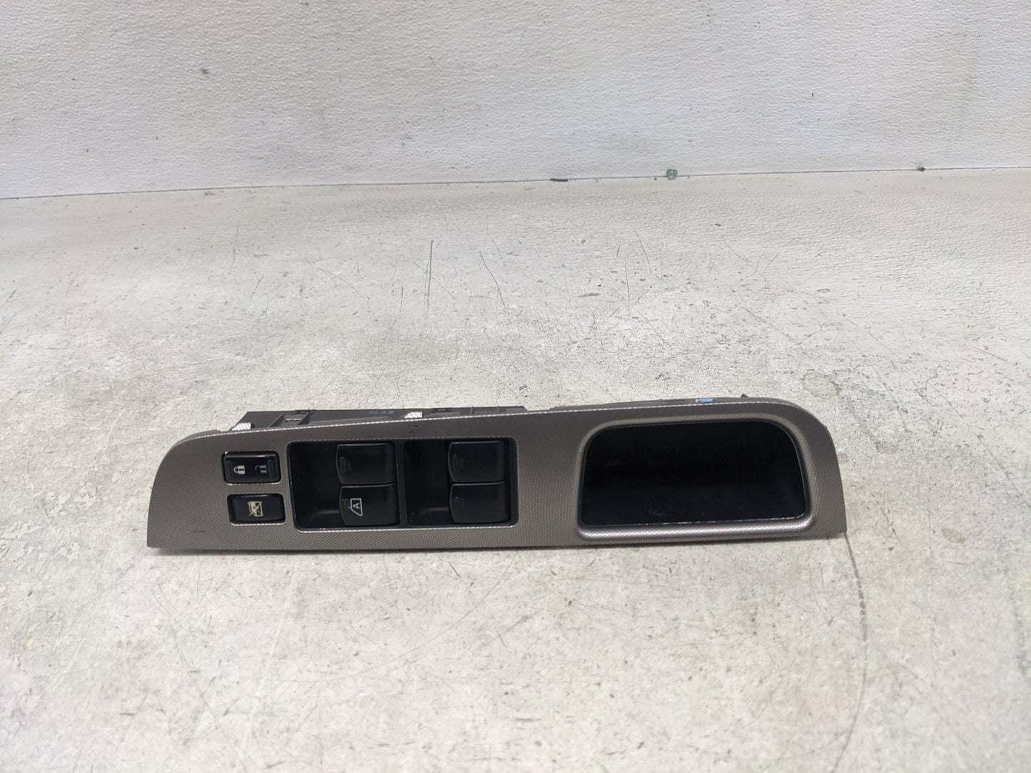 2007-2009 Nissan Versa Master Power Window Switch Replacement Driver Side Left Fits Fits 2007 2008 2009 OEM Used Auto Parts 