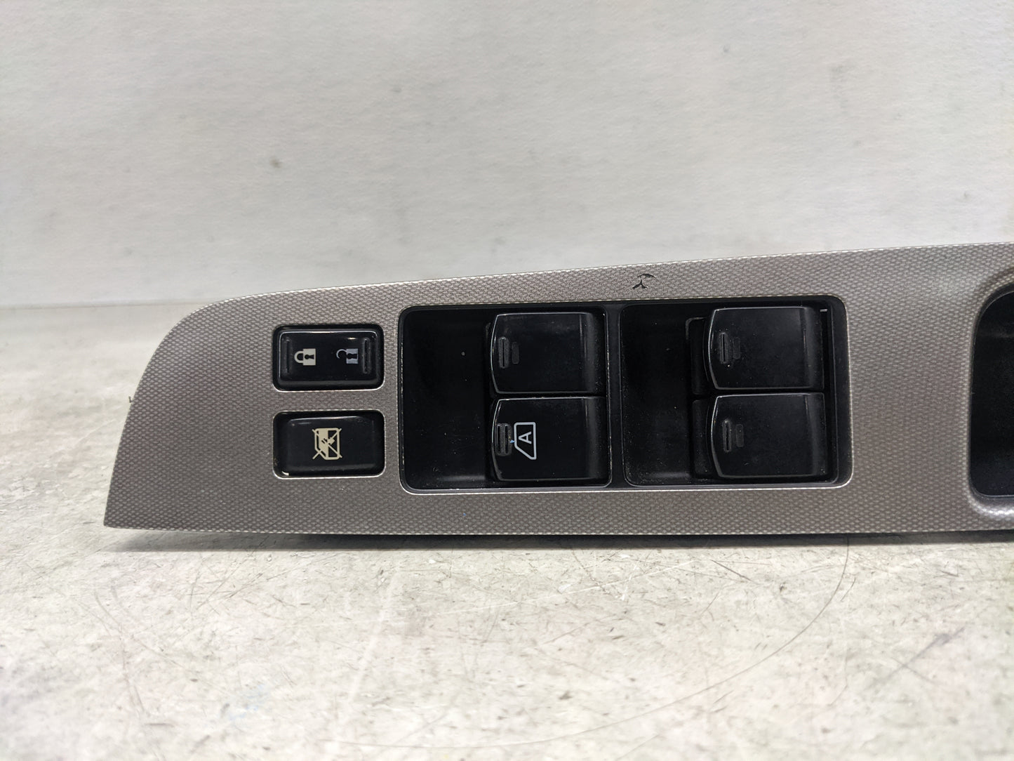 2007-2009 Nissan Versa Master Power Window Switch Replacement Driver Side Left Fits Fits 2007 2008 2009 OEM Used Auto Parts 