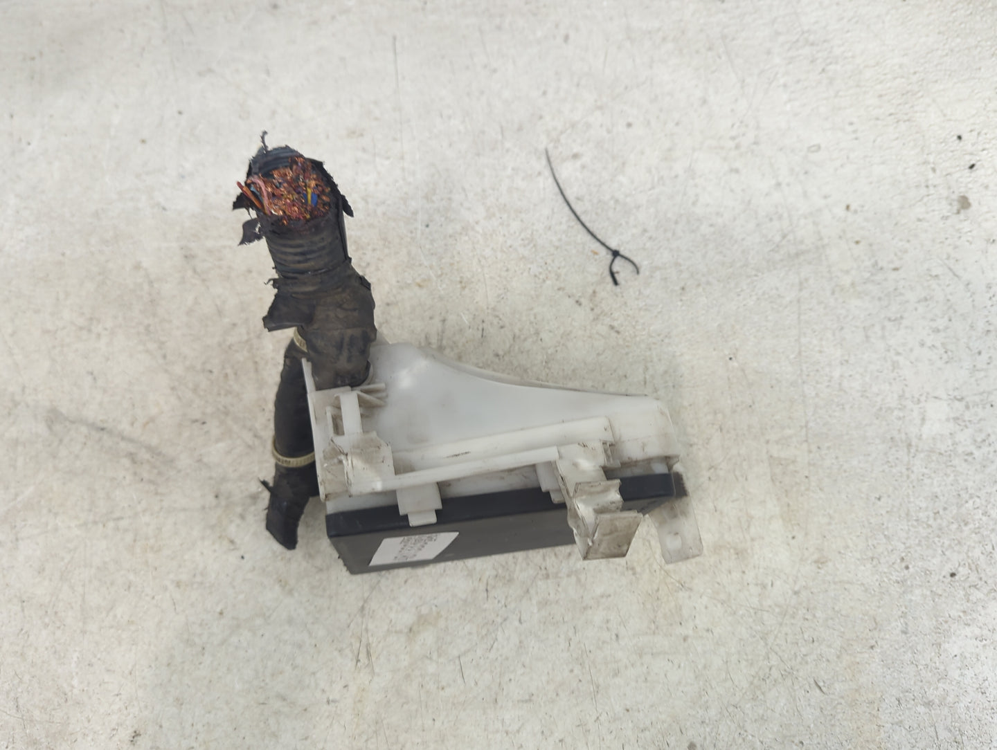 2007-2012 Nissan Versa Fusebox Fuse Box Panel Relay Module Fits Fits 2007 2008 2009 2010 2011 2012 OEM Used Auto Parts - Oem