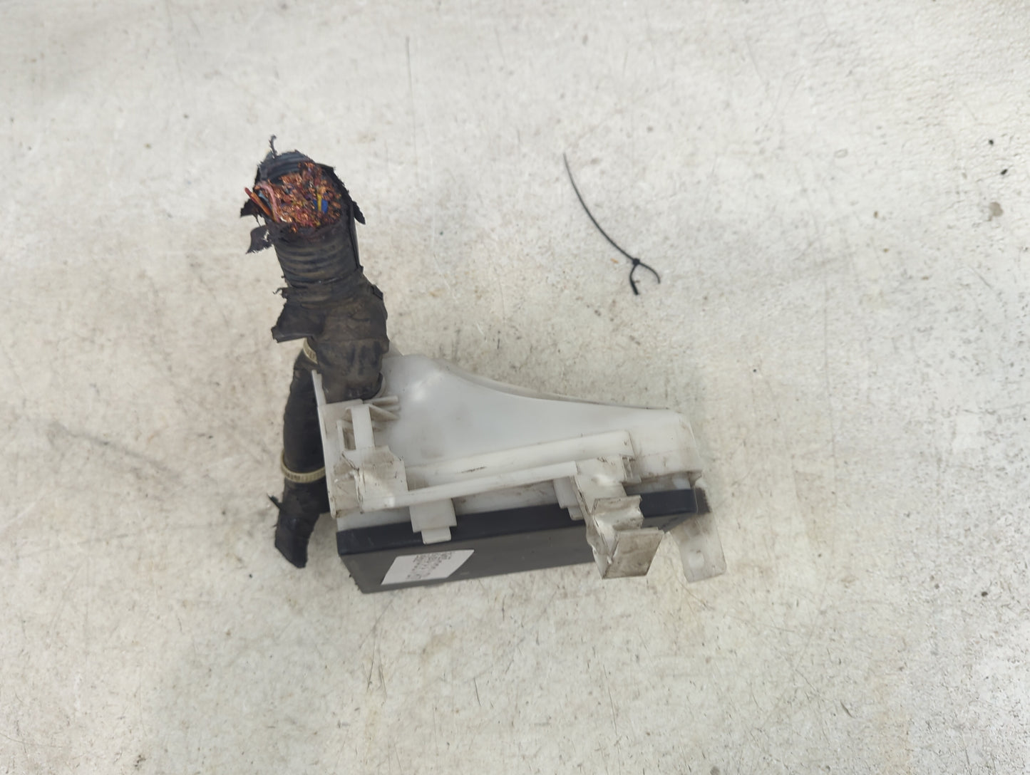 2007-2012 Nissan Versa Fusebox Fuse Box Panel Relay Module Fits Fits 2007 2008 2009 2010 2011 2012 OEM Used Auto Parts - Oem