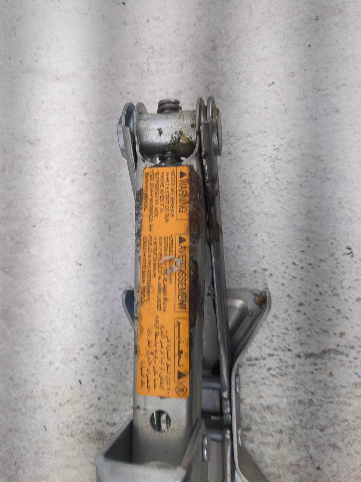2009 Nissan Versa Spare Scissor Car Jack 1500120 - Oemusedautoparts1.com