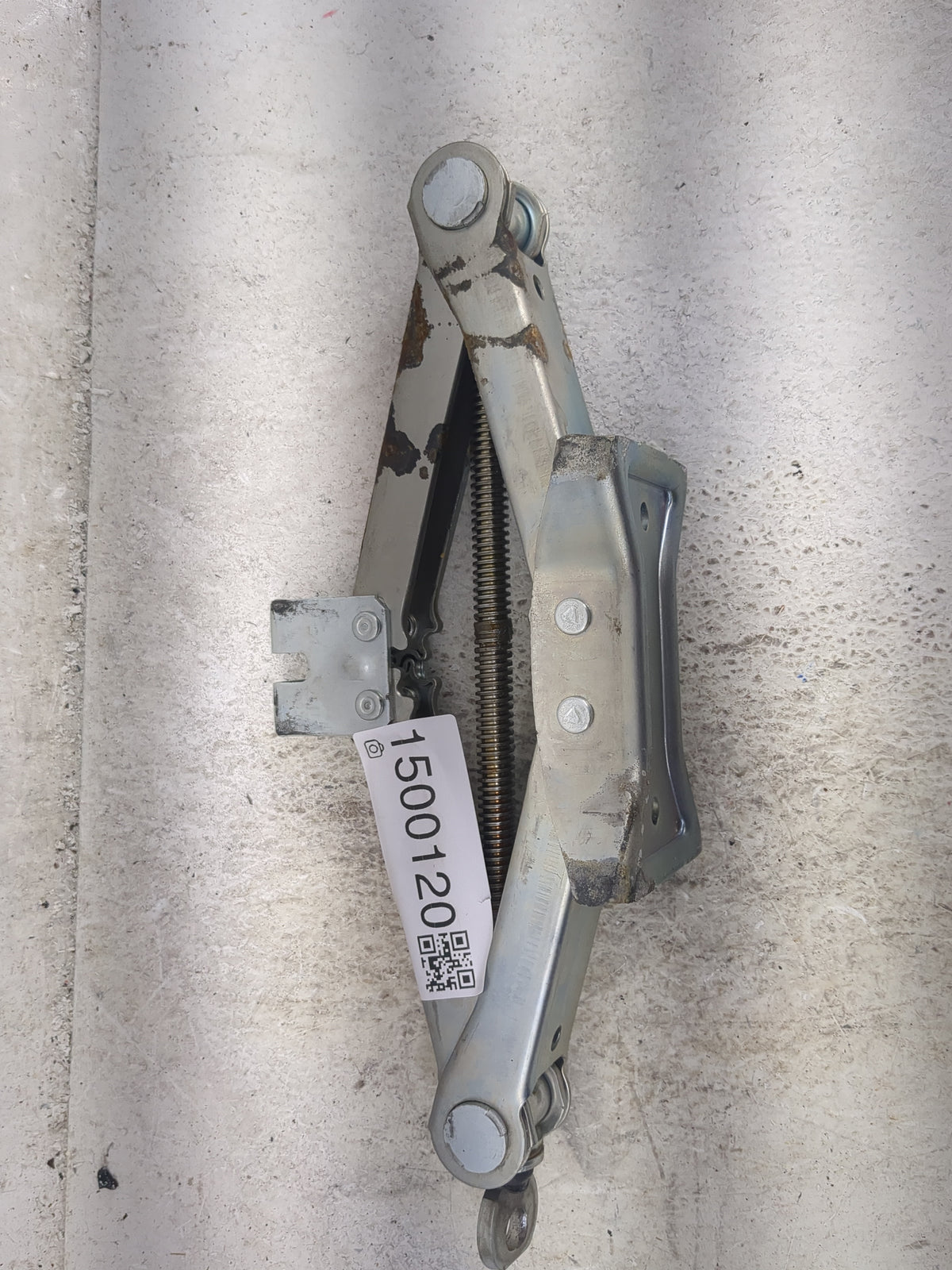 2009 Nissan Versa Spare Scissor Car Jack 1500120 - Oemusedautoparts1.com