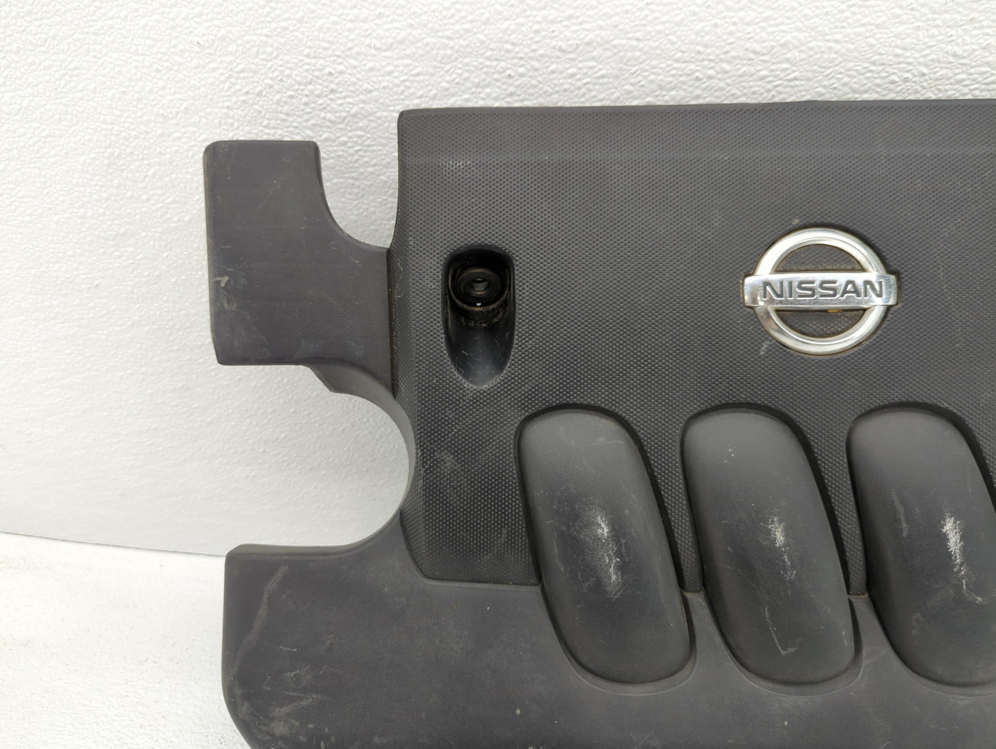 2009 Nissan Versa Engine Cover - Oemusedautoparts1.com