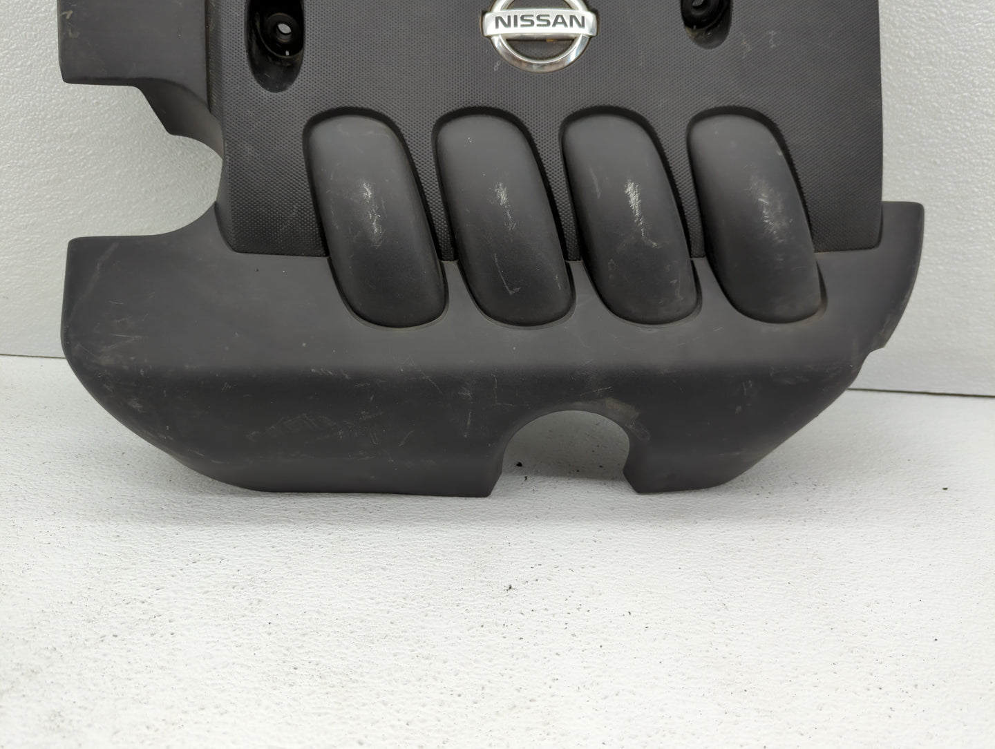2009 Nissan Versa Engine Cover - Oemusedautoparts1.com