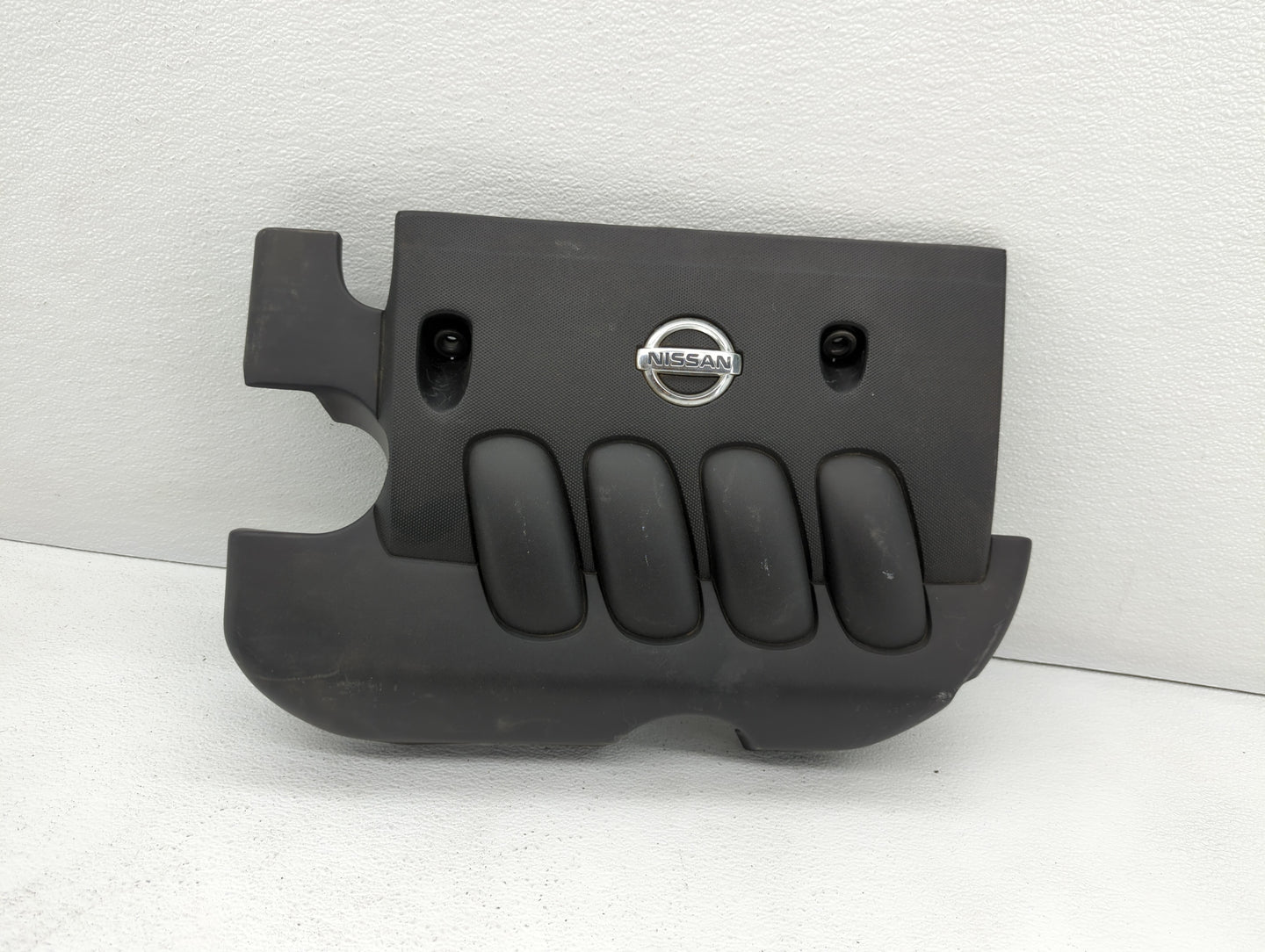 2009 Nissan Versa Engine Cover - Oemusedautoparts1.com