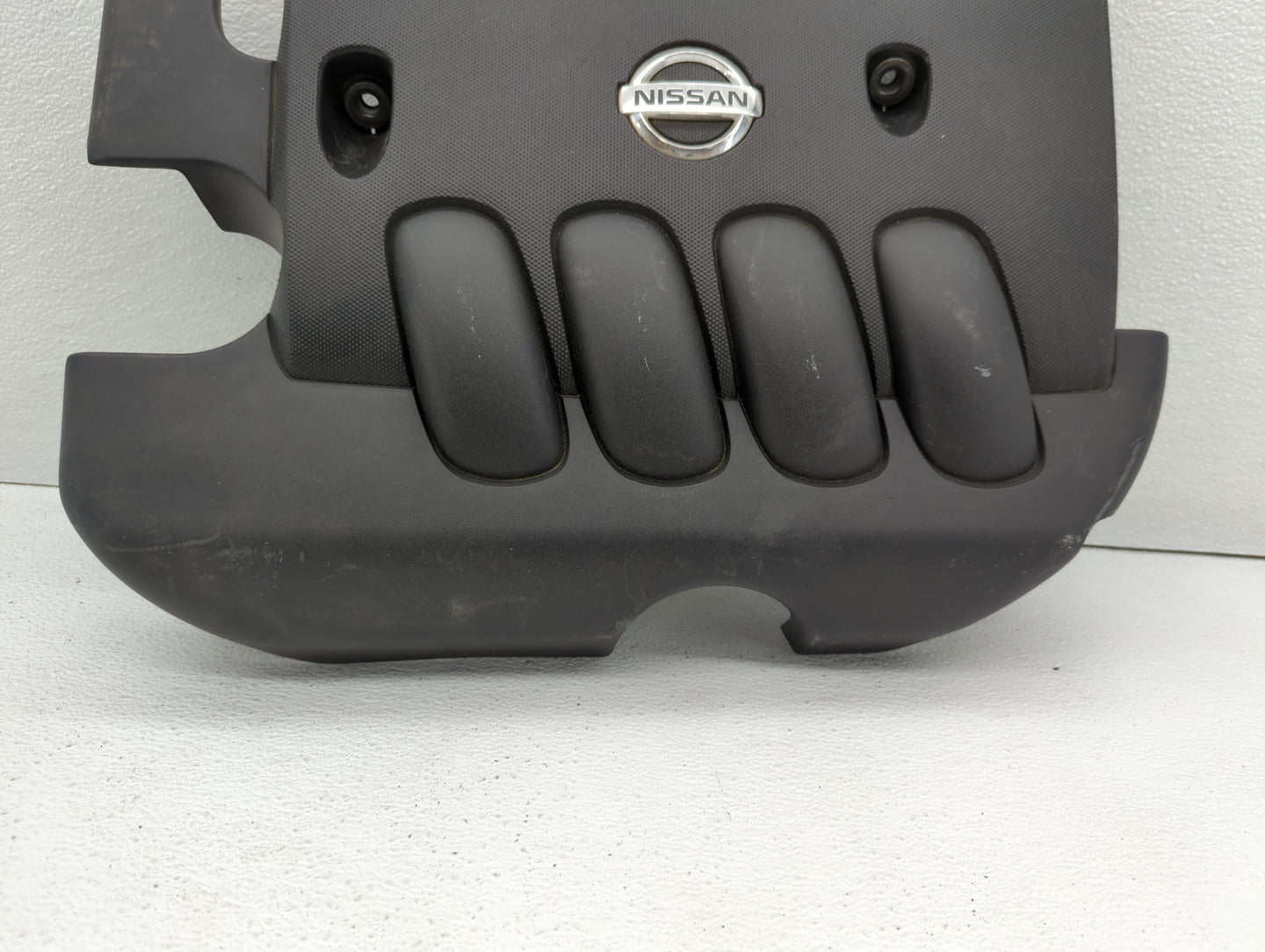 2009 Nissan Versa Engine Cover - Oemusedautoparts1.com
