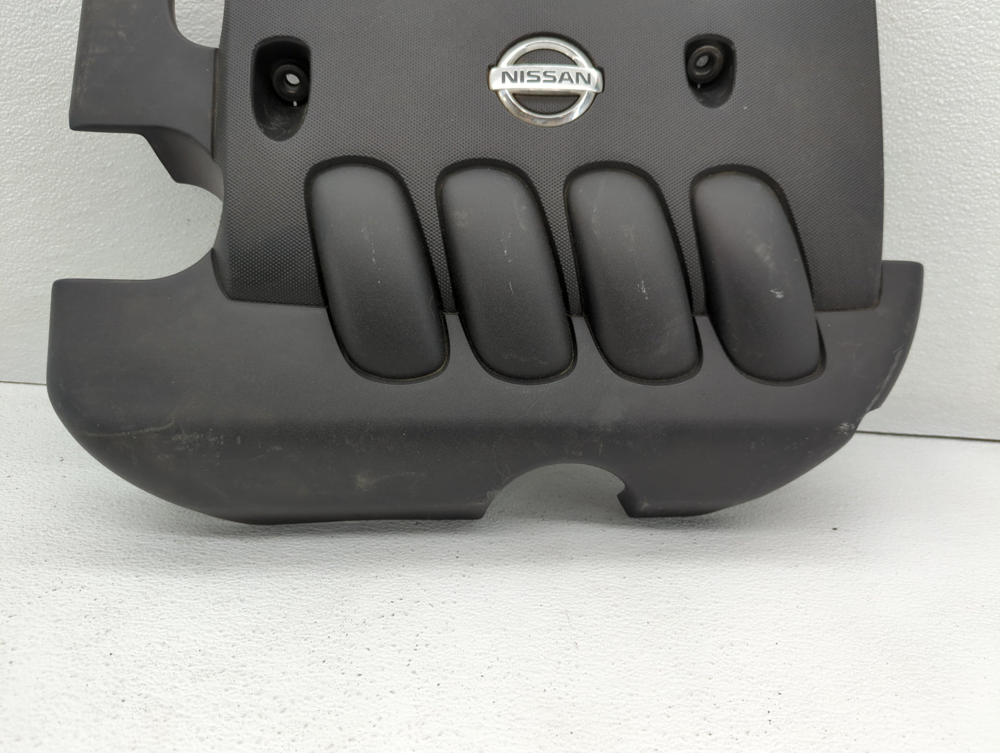 2009 Nissan Versa Engine Cover - Oemusedautoparts1.com