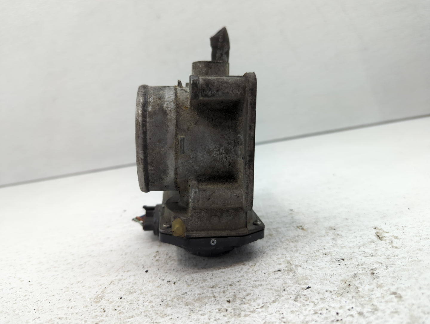 2007-2012 Nissan Versa Throttle Body P/N:8E26 01111 ET-A60-02 Fits OEM Used Auto Parts - Oemusedautoparts1.com