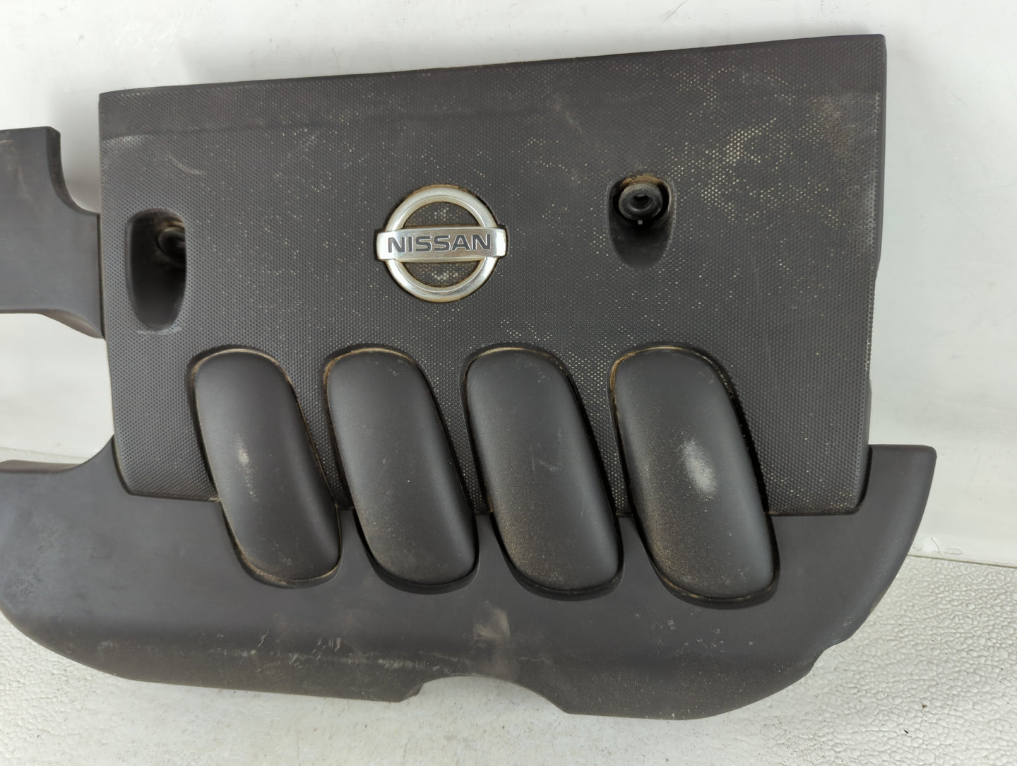 2009 Nissan Versa Engine Cover - Oemusedautoparts1.com