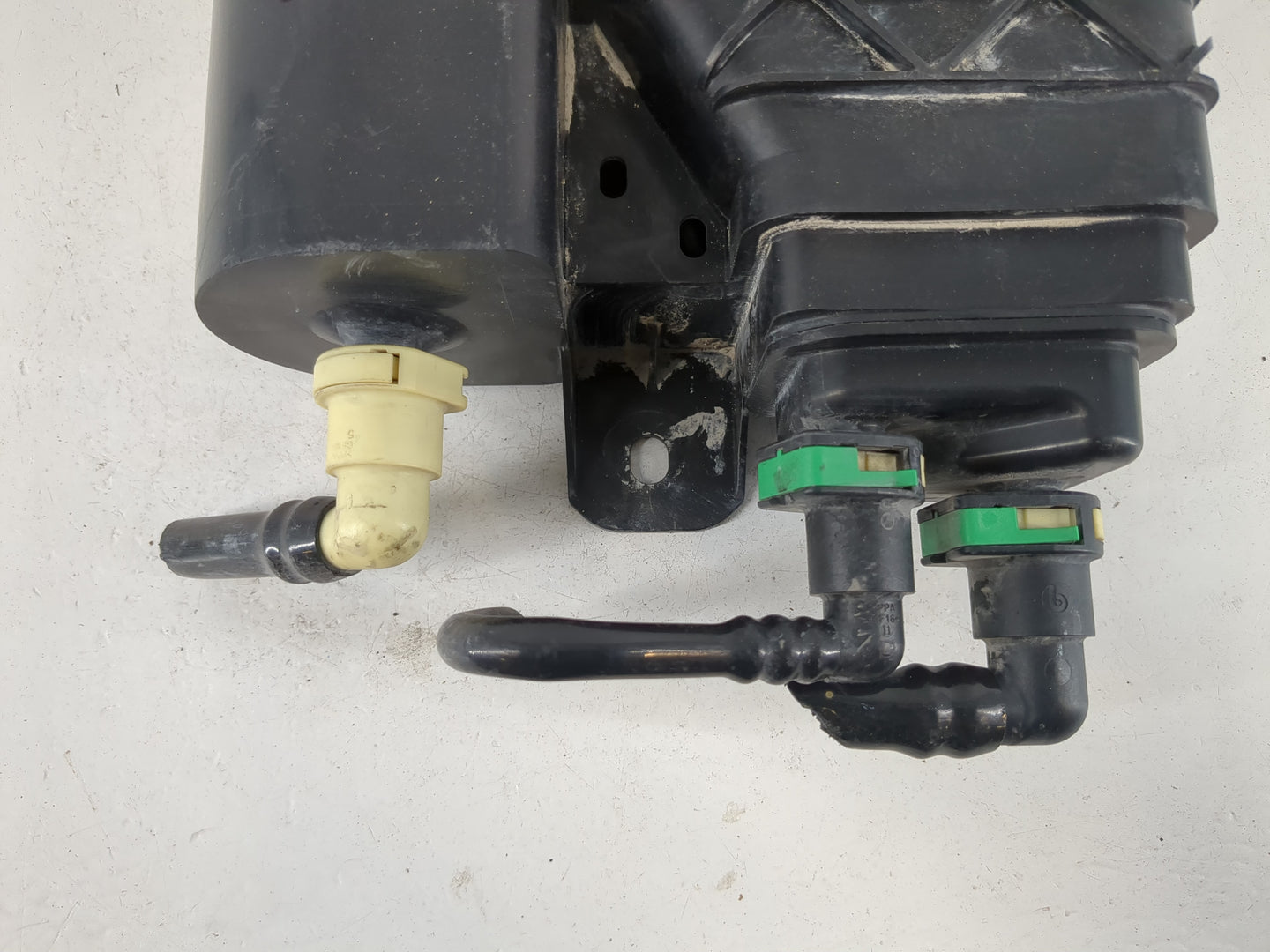 2009 Nissan Xterra Fuel Vapor Charcoal Canister - Oemusedautoparts1.com